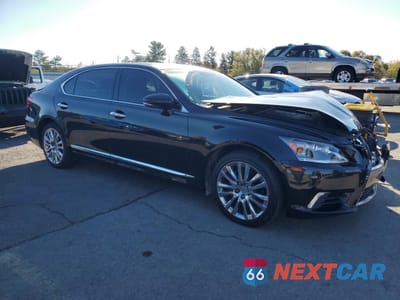 Czwarte zdjęcie samochodu z boku: 2013 LEXUS LS 460L VIN:JTHGL5EF0D5047231 - miniatura
