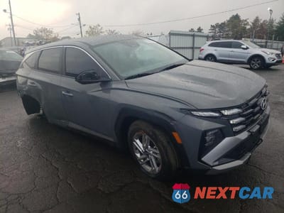 Czwarte zdjęcie samochodu z boku: 2025 HYUNDAI TUCSON SE VIN:5NMJACDE9SH573958 - miniatura