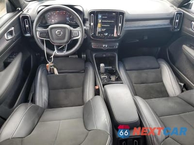 Zdjęcie 8 z 13 samochodu: 2022 VOLVO XC40 T5 R-DESIGN VIN:YV4162UM6N2731486 - miniatura