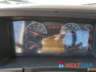 Zdjęcie 8 z 10 samochodu: 2017 VOLVO VNL SEMI TRUCK VIN:4V4N39TG7HN988052 - miniatura