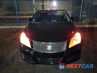 Piąte zdjęcie samochodu w środku: 2010 SUZUKI KIZASHI SE VIN:JS2RE9A3XA6100732 - miniatura