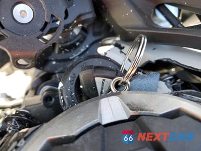 Zdjęcie 8 z 10 samochodu: 2025 KAWASAKI EX650 R VIN:ML5EXER15SDAG3478 - miniatura