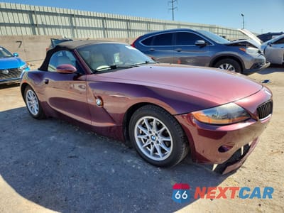 Czwarte zdjęcie samochodu z boku: 2004 BMW Z4 2.5 VIN:4USBT335X4LR68145 - miniatura