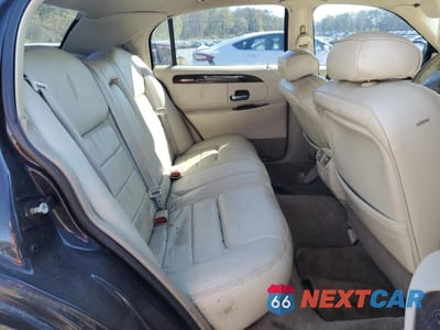 Zdjęcie 10 z 12 samochodu: 2000 LINCOLN TOWN CAR SIGNATURE VIN:1LNHM82W2YY815736 - miniatura
