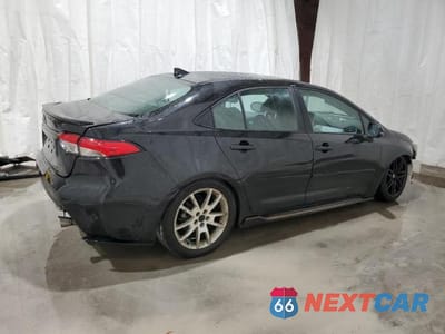Trzecie zdjęcie samochodu z tyłu: 2021 TOYOTA COROLLA SE APEX VIN:5YFM4MCE7MP091445 - miniatura
