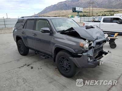 Czwarte zdjęcie samochodu z boku: 2019 TOYOTA 4RUNNER SR5/SR5 PREMIUM VIN:JTEBU5JR2K5717122 - miniatura