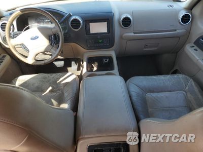 Zdjęcie 8 z 14 samochodu: 2004 FORD EXPEDITION EDDIE BAUER VIN:1FMRU17W84LA57977 - miniatura