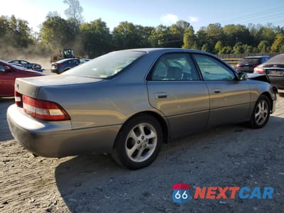 Trzecie zdjęcie samochodu z tyłu: 2000 LEXUS ES 300 VIN:JT8BF28G2Y0242903 - miniatura