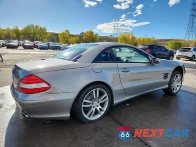 Trzecie zdjęcie samochodu z tyłu: 2007 MERCEDES-BENZ SL 550 VIN:WDBSK71F77F120687 - miniatura