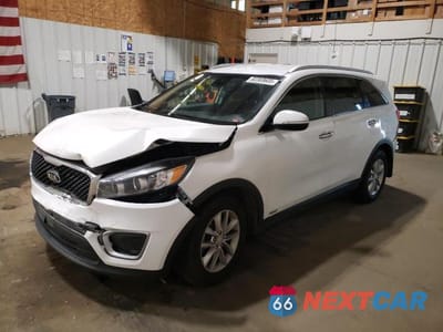 2017 KIA SORENTO LX 5XYPGDA34HG246677 - główne zdjęcie licytacji z USA - miniatura