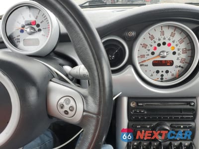 Zdjęcie 9 z 14 samochodu: 2005 MINI COOPER VIN:WMWRC33435TC59098 - miniatura