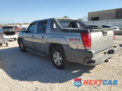 Drugie zdjęcie samochodu z przodu: 2002 CHEVROLET AVALANCHE C1500 VIN:3GNEC13T92G148307 - miniatura