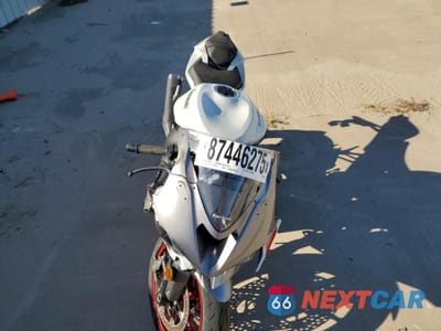 Piąte zdjęcie samochodu w środku: 2025 KAWASAKI ZX636 K VIN:JKBZXJK12SA010000 - miniatura