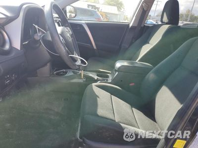 Zdjęcie 7 z 14 samochodu: 2017 TOYOTA RAV4 LE VIN:JTMBFREVXHJ706480 - miniatura