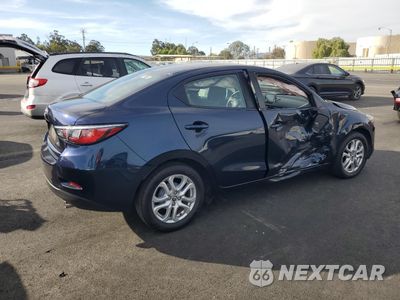 Trzecie zdjęcie samochodu z tyłu: 2017 TOYOTA YARIS IA VIN:3MYDLBYV2HY187443 - miniatura