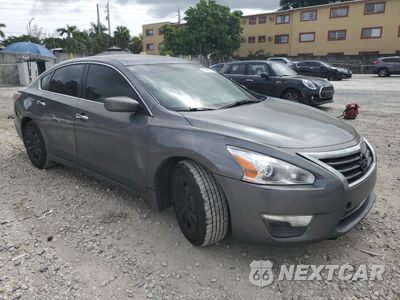 Czwarte zdjęcie samochodu z boku: 2015 NISSAN ALTIMA 2.5 VIN:1N4AL3AP3FC264044 - miniatura