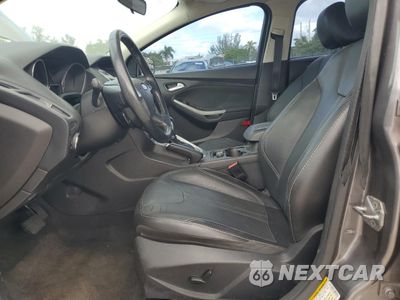 Zdjęcie 8 z 13 samochodu: 2014 FORD FOCUS SE VIN:1FADP3K26EL191500 - miniatura