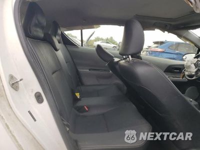 Zdjęcie 10 z 13 samochodu: 2013 TOYOTA PRIUS C VIN:JTDKDTB39D1034329 - miniatura