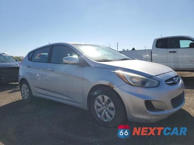 Czwarte zdjęcie samochodu z boku: 2017 HYUNDAI ACCENT SE VIN:KMHCT5AE5HU336836 - miniatura
