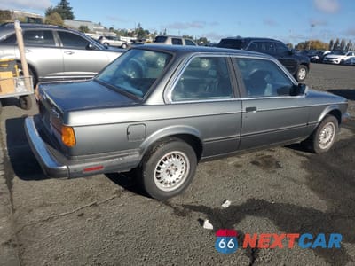 Trzecie zdjęcie samochodu z tyłu: 1986 BMW 325 E VIN:WBAAB5403G9675625 - miniatura