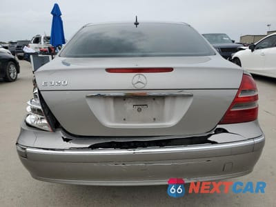 Zdjęcie 6 z 12 samochodu: 2003 MERCEDES-BENZ E 320 VIN:WDBUF65J23A310409 - miniatura
