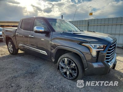 Czwarte zdjęcie samochodu z boku: 2024 TOYOTA TUNDRA CREWMAX CAPSTONE VIN:5TFVC5DB6RX047995 - miniatura