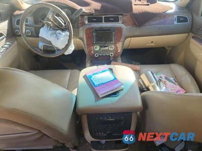 Zdjęcie 8 z 14 samochodu: 2011 CHEVROLET TAHOE K1500 LTZ VIN:1GNSKCE09BR138865 - miniatura