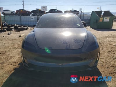 Piąte zdjęcie samochodu w środku: 2025 TESLA MODEL 3 VIN:5YJ3E1ET3SF069678 - miniatura