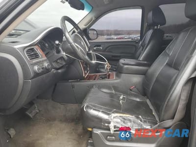 Zdjęcie 7 z 13 samochodu: 2007 CHEVROLET SUBURBAN K1500 VIN:3GNFK16327G293487 - miniatura