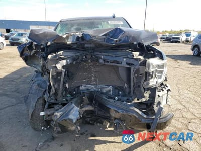 Piąte zdjęcie samochodu w środku: 2020 GMC SIERRA K1500 ELEVATION VIN:3GTP9CEK0LG166048 - miniatura