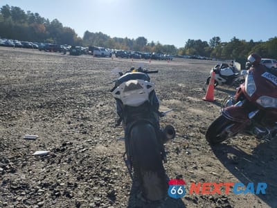 Czwarte zdjęcie samochodu z boku: 2010 BMW S 1000 RR VIN:WB1051705AZV41374 - miniatura