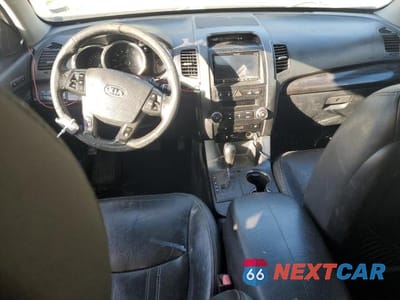 Zdjęcie 8 z 12 samochodu: 2012 KIA SORENTO EX VIN:5XYKU4A60CG206876 - miniatura