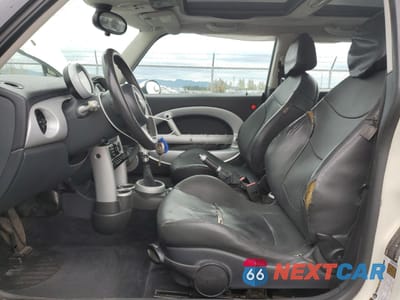 Zdjęcie 7 z 14 samochodu: 2005 MINI COOPER VIN:WMWRC33435TC59098 - miniatura