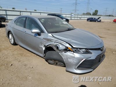 Czwarte zdjęcie samochodu z boku: 2021 TOYOTA CAMRY LE VIN:4T1R11AK8MU455540 - miniatura