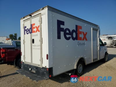 Trzecie zdjęcie samochodu z tyłu: 2021 GMC SAVANA CUTAWAY G3500 VIN:1GD07SF74M1301622 - miniatura