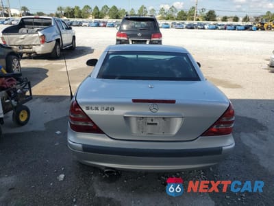 Zdjęcie 6 z 12 samochodu: 2003 MERCEDES-BENZ SLK 320 VIN:WDBKK65F33F286140 - miniatura