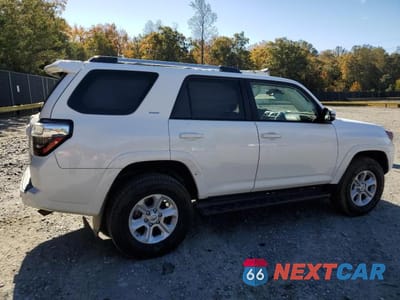 Trzecie zdjęcie samochodu z tyłu: 2020 TOYOTA 4RUNNER SR5/SR5 PREMIUM VIN:JTEBU5JR8L5743127 - miniatura