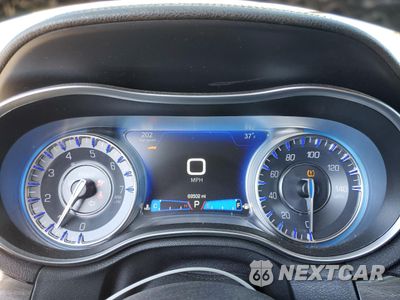 Zdjęcie 9 z 12 samochodu: 2020 CHRYSLER 300 TOURING VIN:2C3CCAAG9LH230002 - miniatura