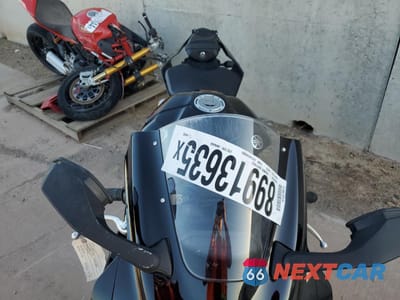 Piąte zdjęcie samochodu w środku: 2024 YAMAHA YZFR1 VIN:JYARN66E5RA004093 - miniatura