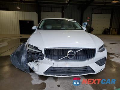 Piąte zdjęcie samochodu w środku: 2020 VOLVO S60 T5 MOMENTUM VIN:7JR102FK7LG032126 - miniatura