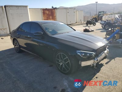 Czwarte zdjęcie samochodu z boku: 2022 MERCEDES-BENZ E 350 VIN:W1KZF8DB6NB075335 - miniatura