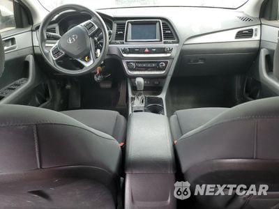 Zdjęcie 8 z 14 samochodu: 2019 HYUNDAI SONATA SE VIN:5NPE24AF4KH757032 - miniatura