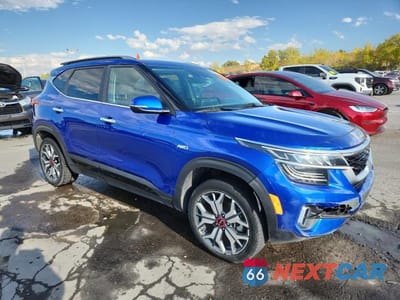 Czwarte zdjęcie samochodu z boku: 2022 KIA SELTOS SX VIN:KNDETCA21N7277835 - miniatura