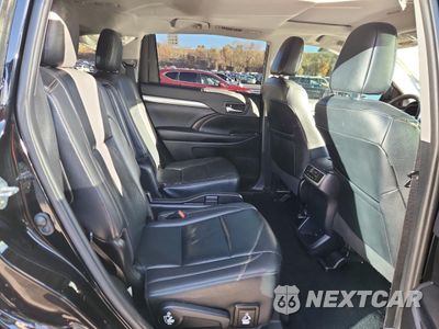 Zdjęcie 11 z 15 samochodu: 2019 TOYOTA HIGHLANDER SE VIN:5TDJZRFH8KS740665 - miniatura