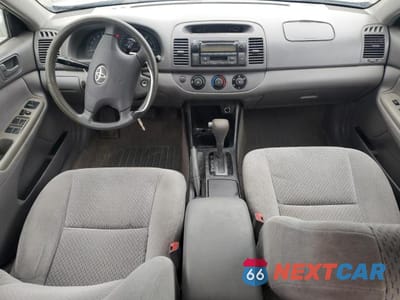 Zdjęcie 8 z 11 samochodu: 2004 TOYOTA CAMRY LE VIN:4T1BE32K24U300403 - miniatura