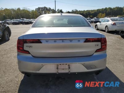 Zdjęcie 6 z 11 samochodu: 2018 VOLVO S90 T5 MOMENTUM VIN:LVY982AK8JP007940 - miniatura