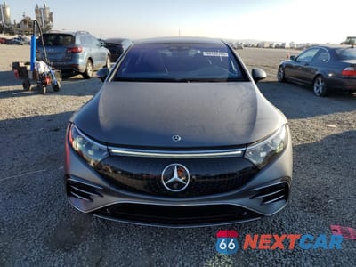 Piąte zdjęcie samochodu w środku: 2022 MERCEDES-BENZ EQS SEDAN 580 4MATIC VIN:W1KCG4EBXNA019284 - miniatura