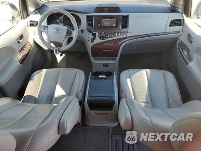 Zdjęcie 8 z 16 samochodu: 2014 TOYOTA SIENNA XLE VIN:5TDYK3DC4ES516496 - miniatura