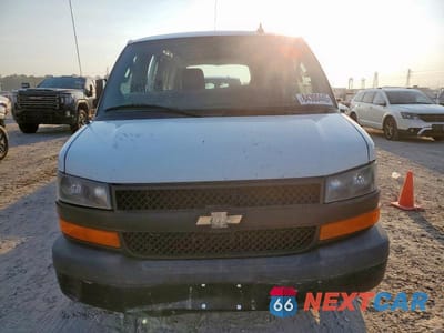 Piąte zdjęcie samochodu w środku: 2018 CHEVROLET EXPRESS 3500 6.0L V8 VIN:1GCZGHFG6J1168484 - miniatura