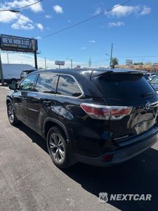 Trzecie zdjęcie samochodu z tyłu: 2016 TOYOTA HIGHLANDER LE VIN:5TDBKRFH4GS296152 - miniatura